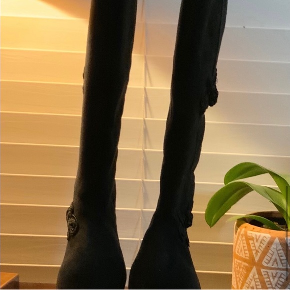 Black Apt 9 Heels - Picture 7 of 10